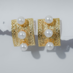 Pearl vintage hoop